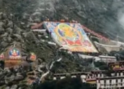 西藏哲蚌寺雪顿节展佛：千年古寺的信仰之光与文化盛宴
